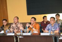 Gubernur Jawa Tengah Ahmad Luthfi saat meninjau langsung kondisi terkini di kantor Pemerintah Kota Pekalongan, Selasa, 2 September 2025.