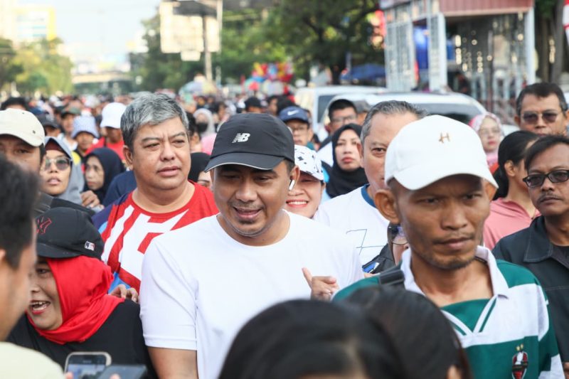 Wakil Gubernur Jawa Tengah Taj Yasin Maimoen melebur dalam lautan masyarakat pada puncak perayaan RRI Fest 2025 yang digelar LPP RRI Semarang, Minggu 7 September 2025.