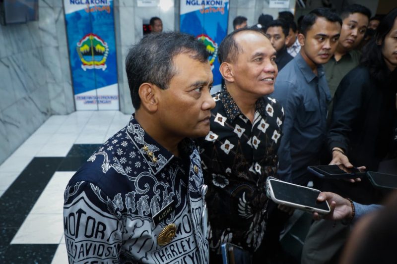 Gubernur Jawa Tengah, Ahmad Luthfi usai rapat koordinasi kondusivitas wilayah di Kantor Gubernur Jawa Tengah, Kamis, 11 September 2025.