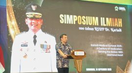 Gubernur Jawa Tengah Ahmad Luthfi saat menghadiri acara simposium ilmiah dalam rangka peringatan 100 tahun RSUP Dr Kariadi di PO Hotel, Kota Semarang, Sabtu, 13 September 2025.