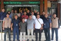 TERSANGKA - Tiga tersangka pelaku penggelapan pajak dilimpahka oleh DJP Jateng 1 ke Kejari Semarang.untuk dilanjutkan ketahap penuntutan. (Ist)
