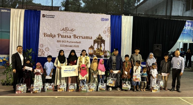 BRI Purwodadi hadir membawa kebahagiaan, menyalurkan Kado Lebaran bagi anak yatim dan duafa melalui YBM BRILiaN menjelang Hari Raya Idulfitri.