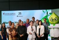 RESMI MELUNCUR - Direktur Utama PT Industri Jamu dan Farmasi Sido Muncul Tbk DR (HC) Irwan Hidayat dan jajaran direksi lainnya meluncurkan “Sido HerbalPedia”, sebuah portal digital yang dirancang sebagai pusat informasi herbal dan kesehatan yang komprehensif, mudah diakses, dan berbasis ilmiah. (ist)