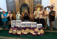 BERBAGI CAHAYA -  PLN bersama Yayasan Baitul Maal PLN tidak hanya menyalurkan bantuan, tetapi juga mengajak seluruh elemen masyarakat untuk ikut menyalakan kepedulian. (ist/redmetrojateng)