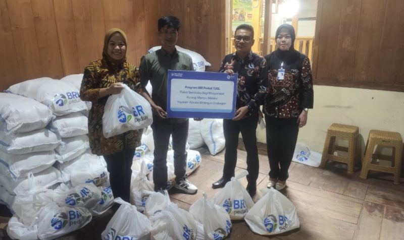 BRI Purwodadi menunjukkan komitmen sosial dengan menyalurkan bantuan sembako kepada warga terdampak ekonomi di Grobogan. Menggandeng Yayasan Ajisaka Binangun, bantuan dipastikan tepat sasaran bagi masyarakat yang benar-benar membutuhkan.