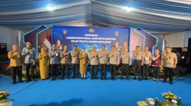 - SINERGI BRI & AKPOL – Wakapolri Komjen Pol. Prof. Dr. Dedi Prasetyo, S.H., M.Hum., M.Si., M.M. bersama Gubernur Akademi Kepolisian Irjen Pol. Daniel Tahi Monang Silitonga, Kepala Kelembagaan Kantor Pusat BRI M. Choliq Adi, Regional CEO Regional Office Semarang BRI Bernadi Kurniawan, Wali Kota Semarang Agustina Wilujeng Pramestuti, serta jajaran Akademi Kepolisian usai peresmian Laboratorium Social Sains Kepolisian di Akpol Semarang, Senin (6/7/2026). Foto : Dok.BRI/metrojateng.id