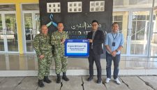 - BANTUAN BRI PEDULI- Branch Office Head BRI Semarang Patimura, Birowo Cahyo Baskoro (dua kanan), menyerahkan secara simbolis bantuan Program BRI Peduli Tanggung Jawab Sosial dan Lingkungan (TJSL) untuk renovasi Masjid At-Taqwa Lanud Jenderal Ahmad Yani Semarang kepada Komandan Lanud Jenderal Ahmad Yani, Letnan Kolonel Cpn I Gede Winarsa, S.H., M.Han., Kamis (23/7/2026). Bantuan tersebut merupakan wujud komitmen BRI dalam mendukung peningkatan fasilitas ibadah melalui program TJSL. Foto : Dok.BRI/metrojateng.id