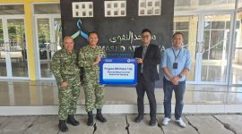- BANTUAN BRI PEDULI- Branch Office Head BRI Semarang Patimura, Birowo Cahyo Baskoro (dua kanan), menyerahkan secara simbolis bantuan Program BRI Peduli Tanggung Jawab Sosial dan Lingkungan (TJSL) untuk renovasi Masjid At-Taqwa Lanud Jenderal Ahmad Yani Semarang kepada Komandan Lanud Jenderal Ahmad Yani, Letnan Kolonel Cpn I Gede Winarsa, S.H., M.Han., Kamis (23/7/2026). Bantuan tersebut merupakan wujud komitmen BRI dalam mendukung peningkatan fasilitas ibadah melalui program TJSL. Foto : Dok.BRI/metrojateng.id