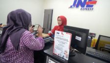 - PROMO JNE- JNE menghadirkan promo ongkos kirim layanan JNE Trucking (JTR) untuk pelanggan di Jawa Tengah dan Daerah Istimewa Yogyakarta (DIY). FOTO : DOK.JNE/ANING KARINDRA/JATENG POS