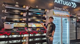 PRODUK ARTUGO- CEO ARTUGO, Robert Widjaja, saat menunjukkan produk-produk unggulan ARTUGO untuk memperkuat pasar di Semarang, Jumat (28/8/2026), di sela Re-Grand Opening Atlanta Elektronik MT Haryono Semarang