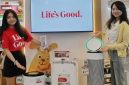 - EDUKASI KUALITAS UDARA: LG Electronics Indonesia menghadirkan berbagai solusi tata udara LG PuriCare dalam Indonesia International Pet Expo (IIPE) 2026 di ICE BSD, Tangerang. Pengunjung dapat mencoba langsung produk sekaligus mendapat edukasi mengenai pentingnya kualitas udara bagi keluarga dan hewan peliharaan. FOTO : DOK.LG ELEKTRONIK/metrojateng.id