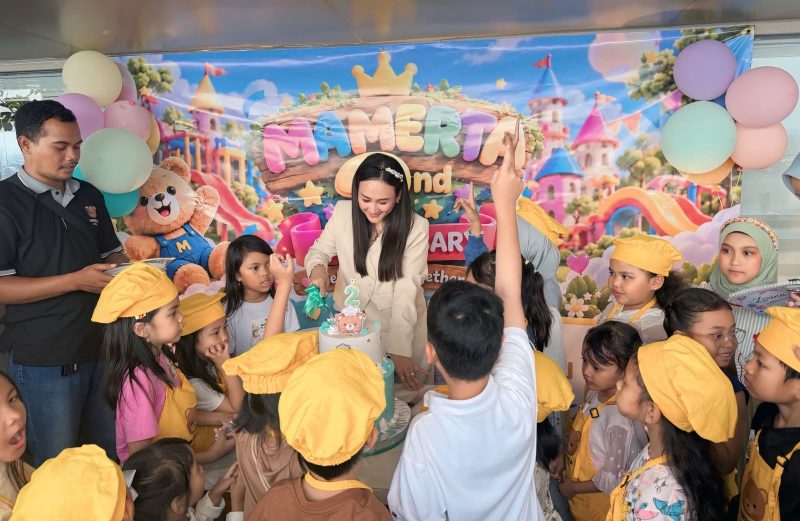 OUTING CLASS MAMERTA KIDS CLUB – Mamerta Cake & Cafe mengajak anak-anak mengenal lingkungan perhotelan melalui kegiatan hotel tour di Louis Kienne Hotel Simpang Lima Semarang, Sabtu (24/10/2026). FOTO: DOK.MAMERTA